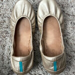 Champagne Tieks, size 7